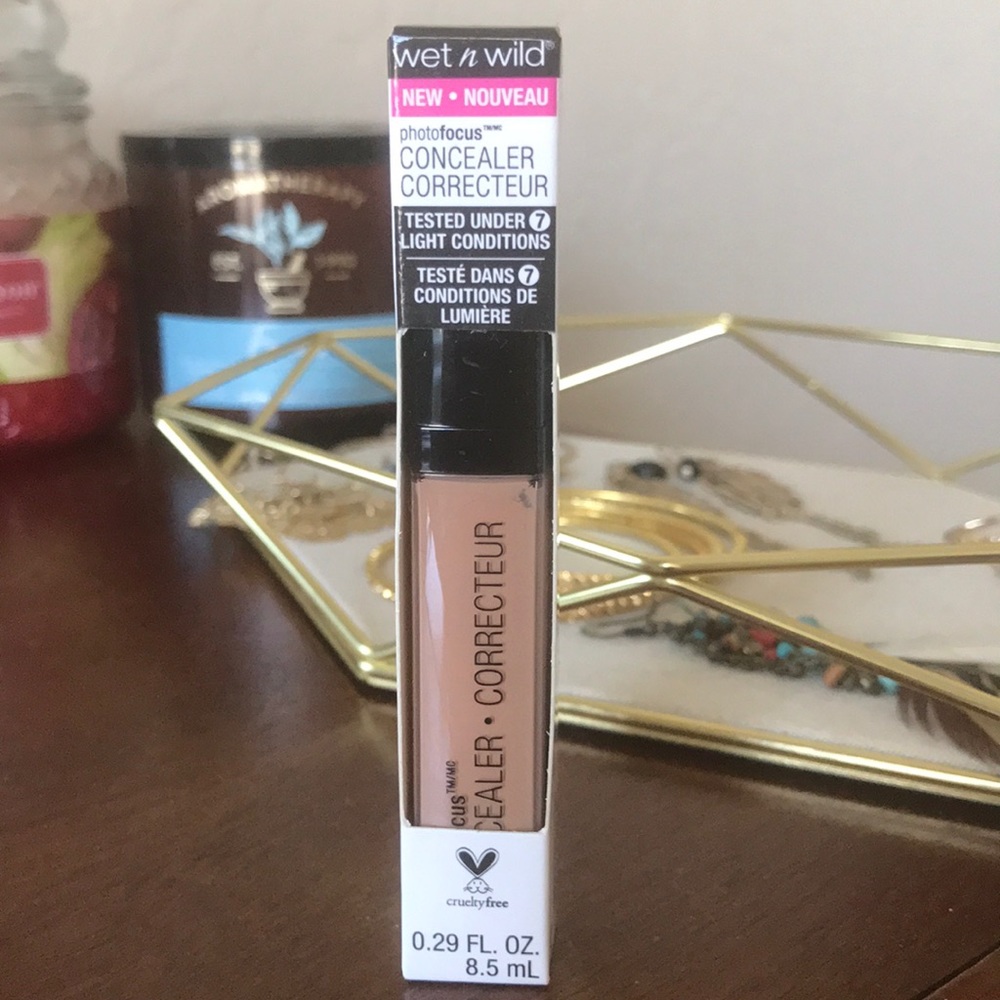 🌺 5 FOR $20! 🌺 WET N WILD PHOTO FOCUS CONCEALER